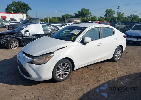 2017 Toyota Yaris Ia z USA, uszkodzony, nr VIN 3MYDLBYV0HY154828